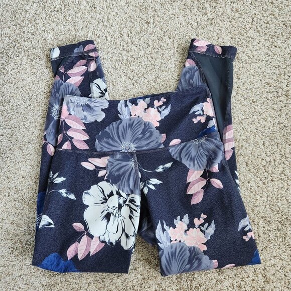4/$25 Old Navy Active Go Dry Floral Leggings - Picture 1 of 6